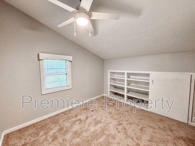 Building Photo - 11825 Roberts St