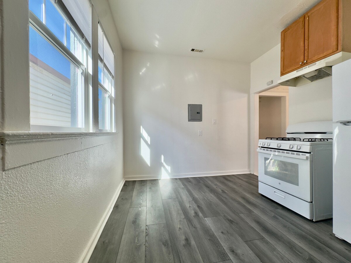 Building Photo - 3641 West St