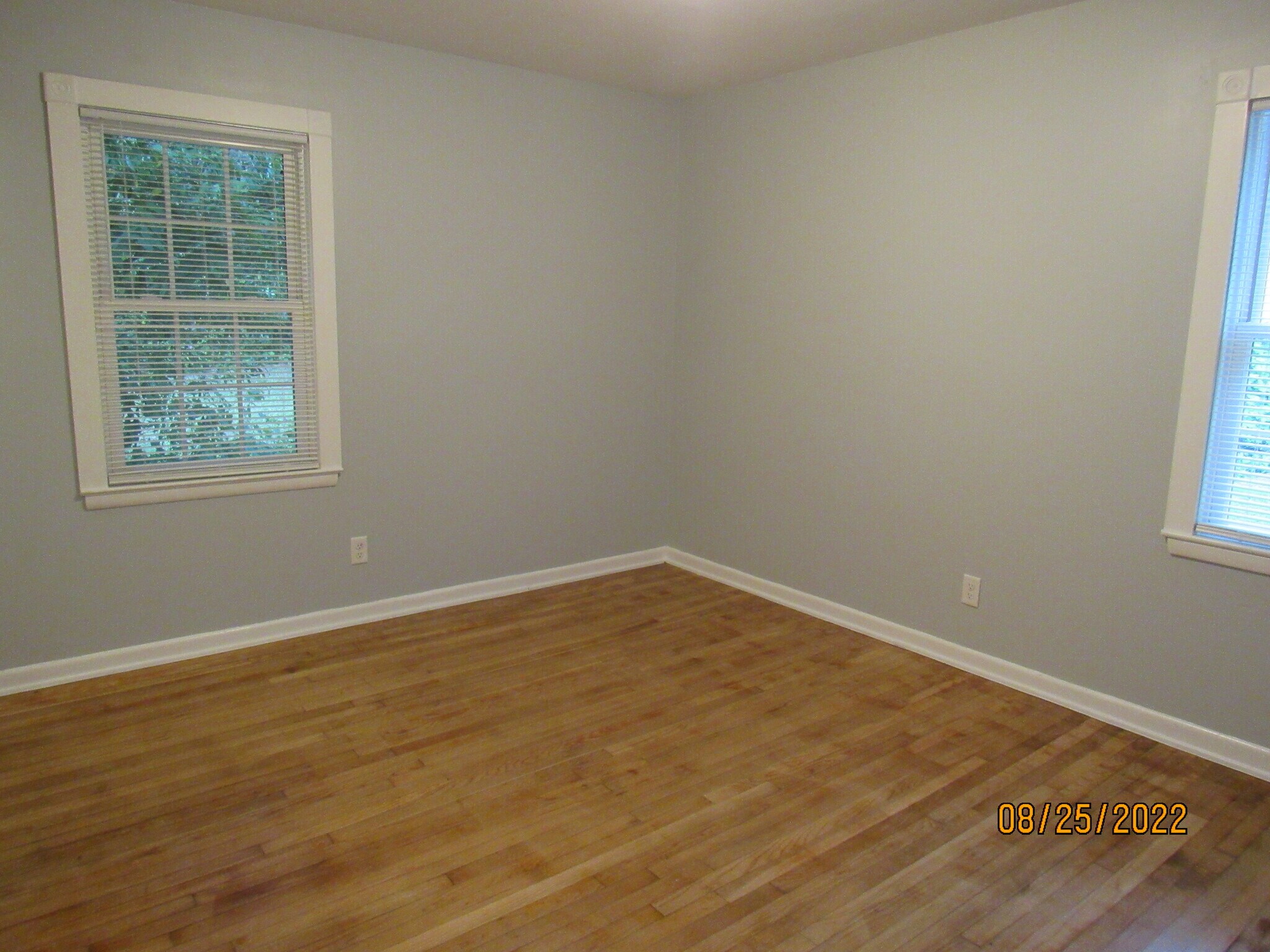 Building Photo - 2215 Macy Ave