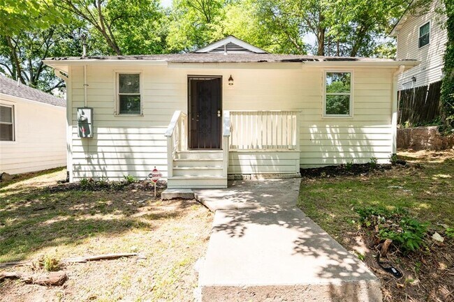 Building Photo - 452 Paines Ave NW
