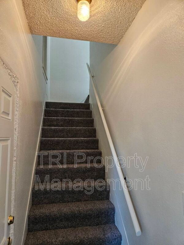 Building Photo - 1406 11th St