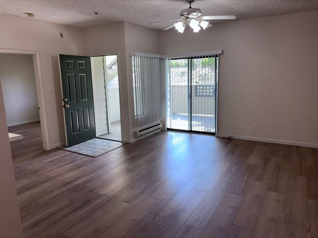 Building Photo - $1900.00-Remodeled 2 Bed 2 Bath, Condo in Glen Cove,(Vallejo) - Downstairs Unit