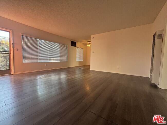 Building Photo - 1807 Taft Ave