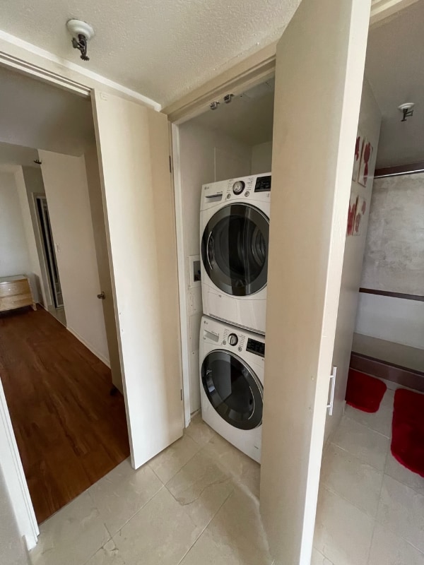 Building Photo - 2499 Kapiolani Blvd