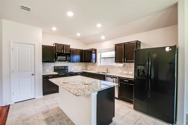 Building Photo - 908 Wolcott Dr