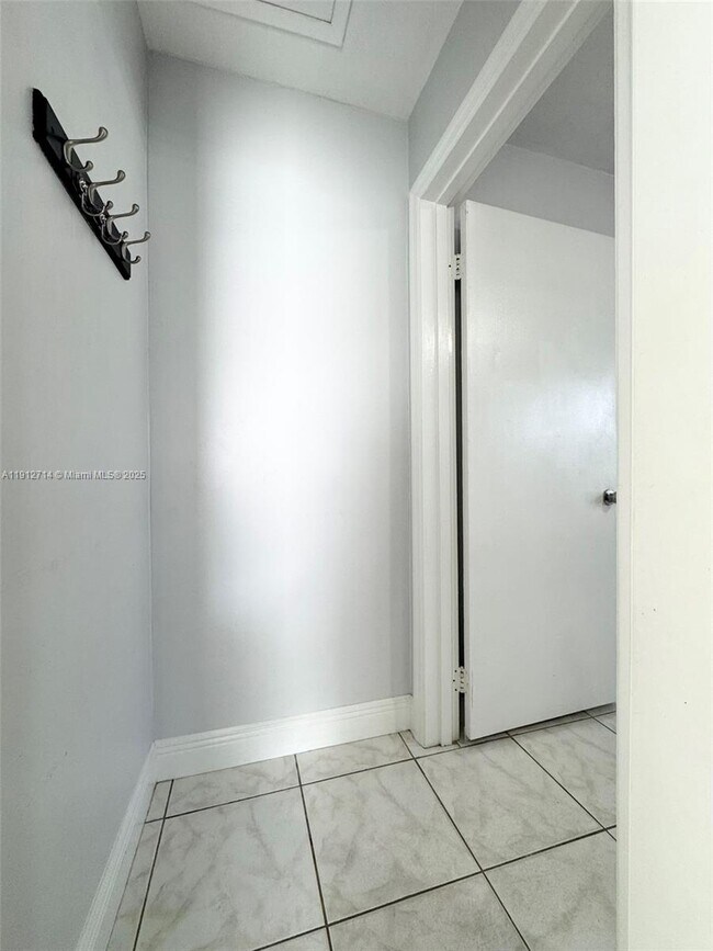 Building Photo - 6174 W 14th Ave