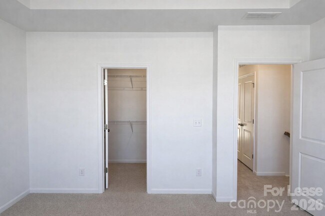 Building Photo - 9458 Senator Royall Dr