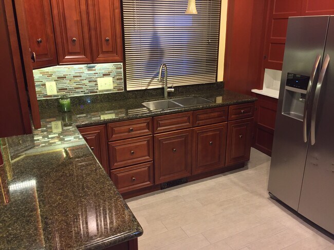 Building Photo - 308 5th Ave