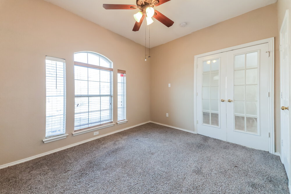 Building Photo - 3704 St Johns Dr