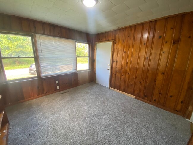 Building Photo - 725 N Kimball St