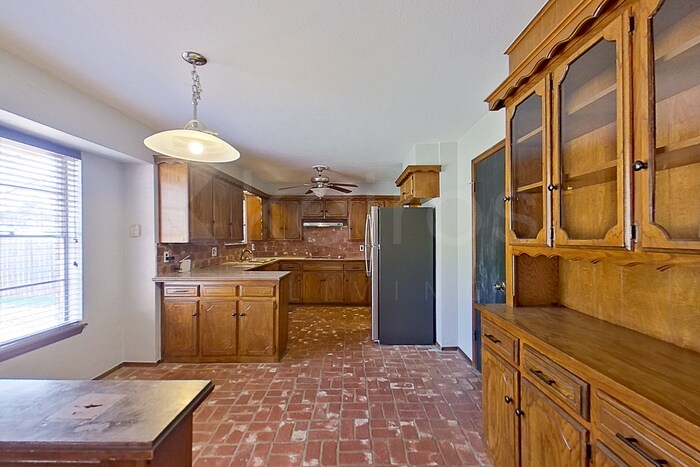 Building Photo - 1205 Mockingbird Ln