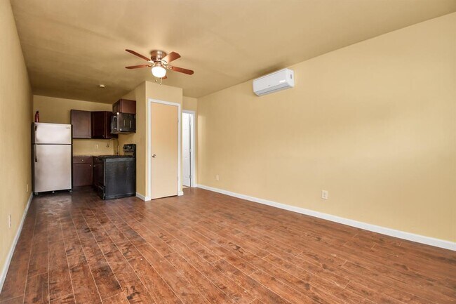 Building Photo - 5714 Doulton Dr