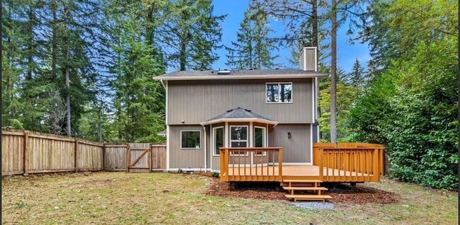 Building Photo - 13619 Sandy Point E NW