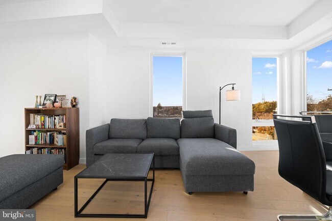 Building Photo - 30 Kennedy St NW