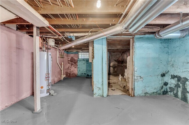 Building Photo - 10806 Clifton Blvd