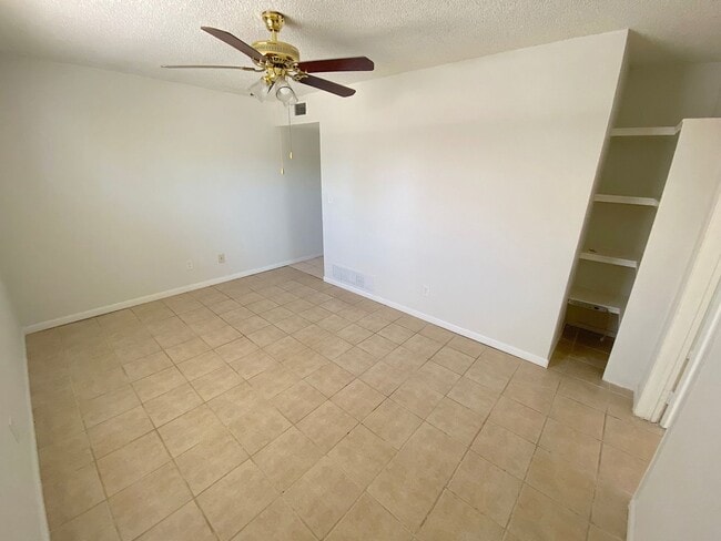 Building Photo - East El Paso 3 bed Refrig A/C