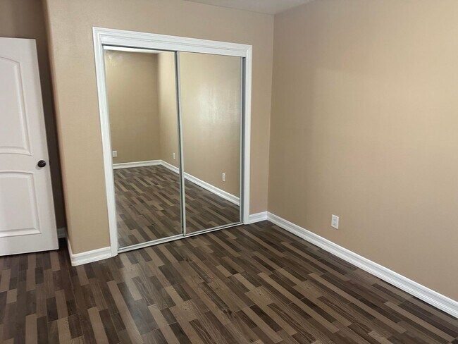 Building Photo - Wonderful 4-bed/3-bath gated home in Azusa.