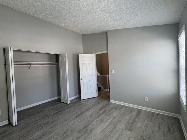 Building Photo - 1410 Ashbourne Dr