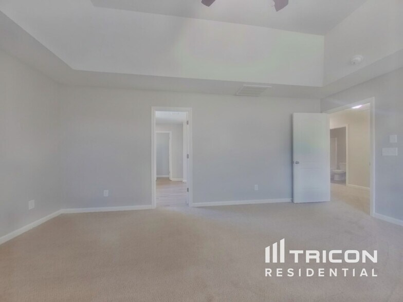 Building Photo - 154 Greenbank Dr