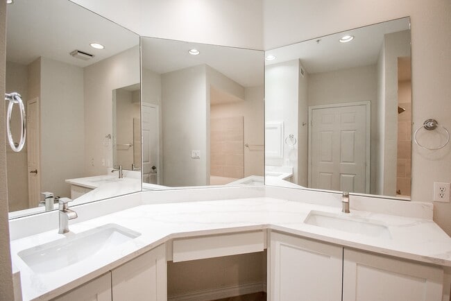 Building Photo - 2400 McCue Rd