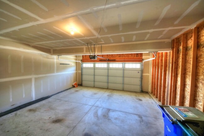 Building Photo - 3 Bed/3.5 Bath Home for Rent in Bridgeton (Pattonville School District)