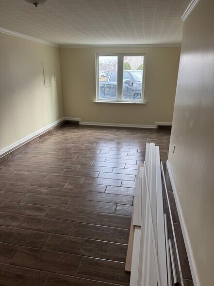 Building Photo - 39 Canis Ct