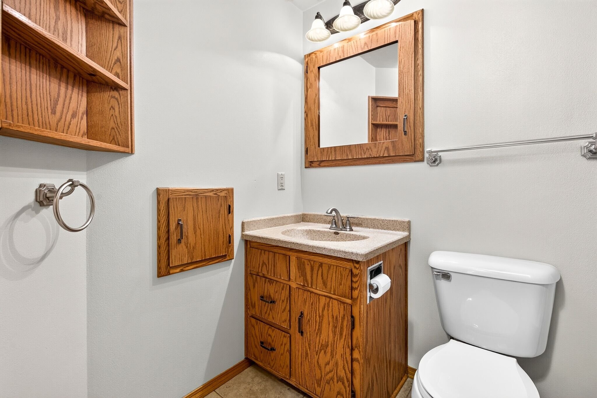 Building Photo - 3033 W Hiawatha Dr