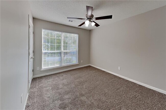 Building Photo - 679 Fernstone Trail