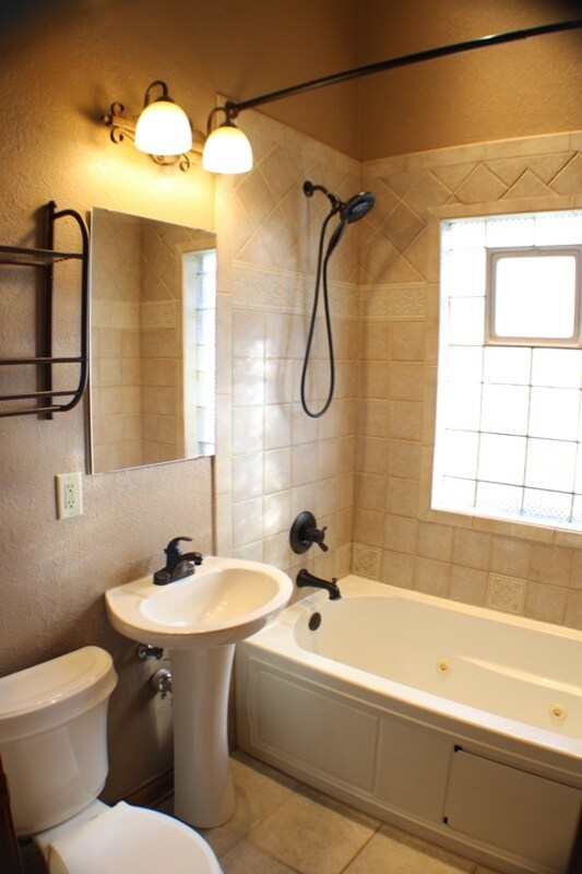 Building Photo - 4785 Lilly Rd