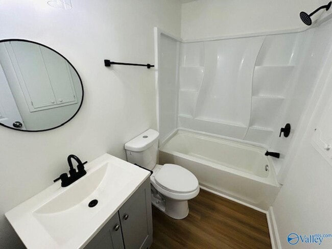 Building Photo - 4422 Bonnell Dr