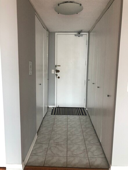 Tons of closet space and storage - 2728 N Hampden Ct