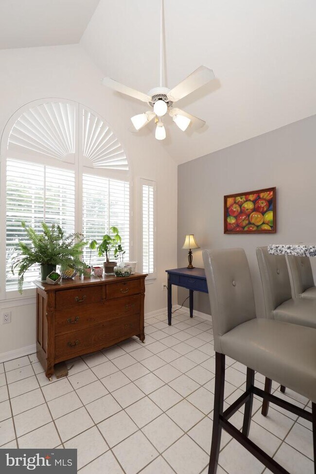 Building Photo - 455 Fortress Way