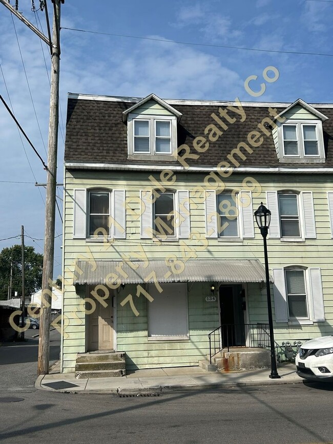 Primary Photo - 134 N Newberry St