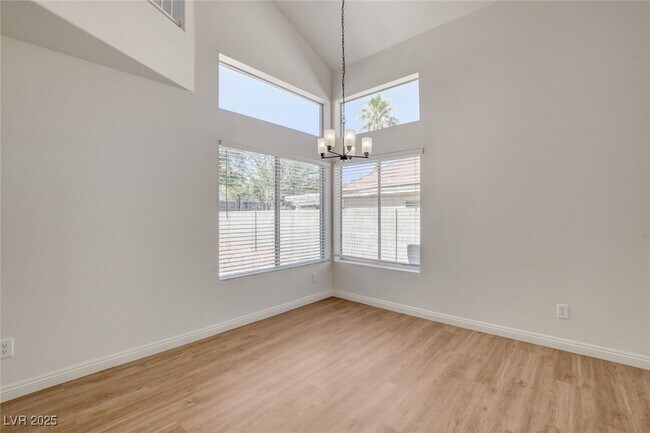 Building Photo - 1441 Iron Springs Dr