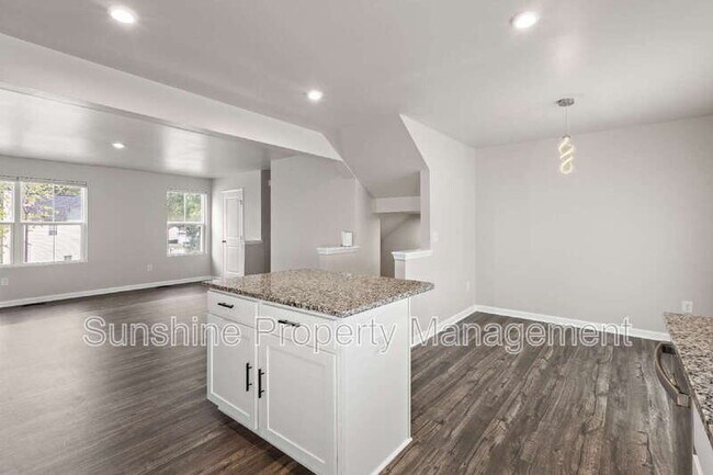 Building Photo - 118 Manilla Cir