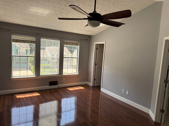 Building Photo - 3565 Park Bluff Ln NW