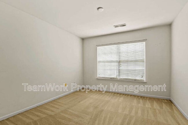 Building Photo - 412 Truman Dr