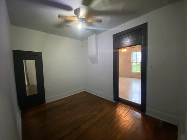 Building Photo - 924 N Franklin St