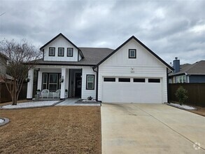 Building Photo - 520 Smilser Ln
