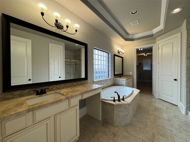 Building Photo - 30154 Southern Sky Dr