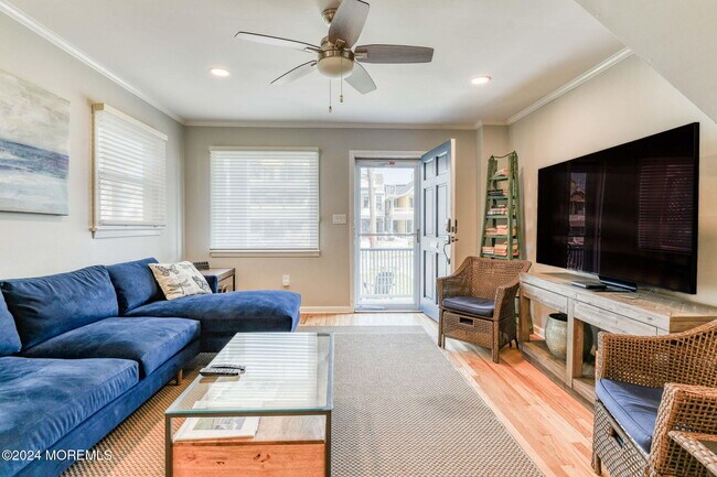 Building Photo - 6 1/2 Embury Ave