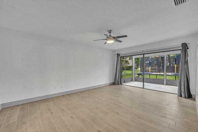 Building Photo - Waterbridge Stunner