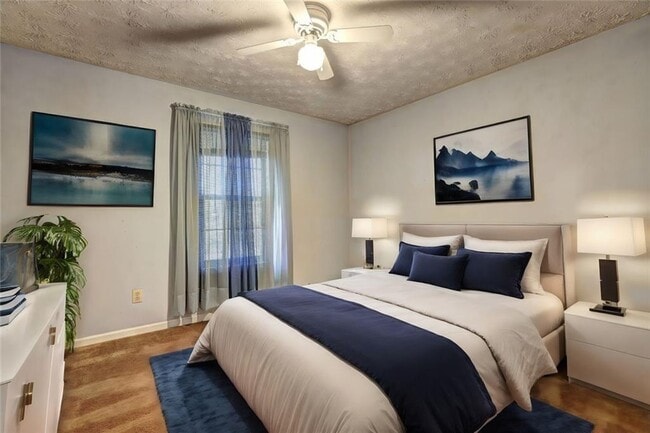 Building Photo - 503 Fayetteville Rd