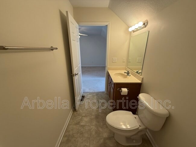 Building Photo - 1309 Kensington Place