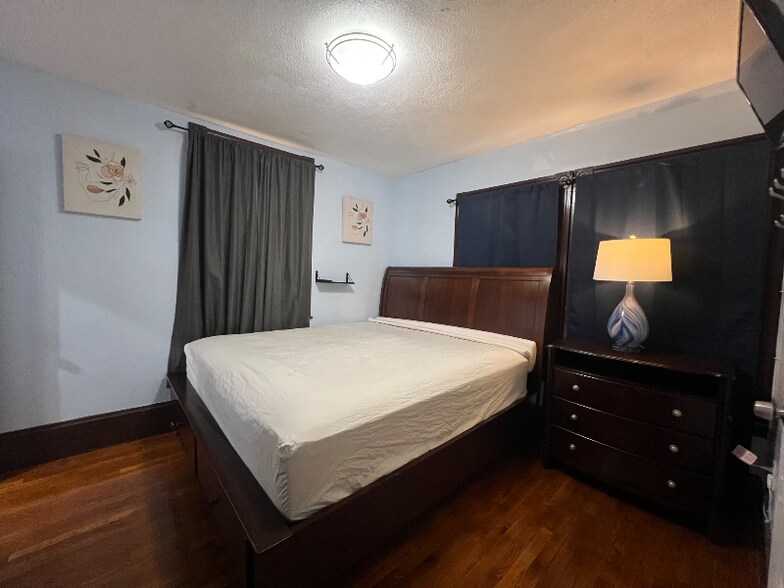 Building Photo - 206 Neponset Ave