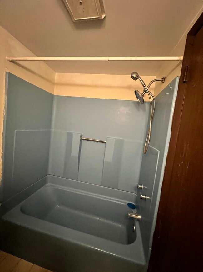 Building Photo - 28389 Ridge Rd