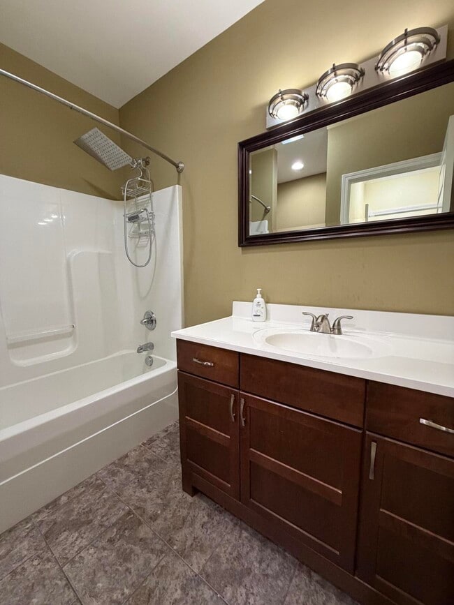 Building Photo - 382 Preston Ave