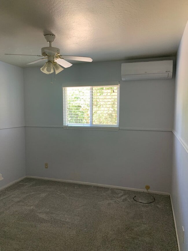 Building Photo - Updated 3-Bedroom Home Near Chestnut Park-$500 Off First Month's Rent