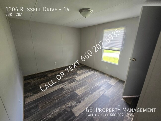 Building Photo - 1306 Russell Dr