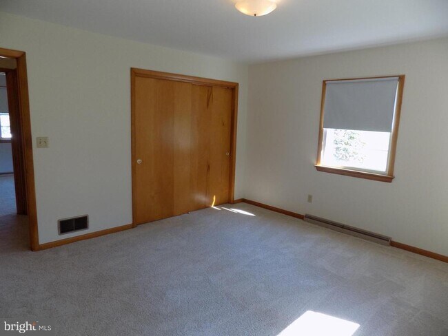 Building Photo - 1413 Cherokee Ln